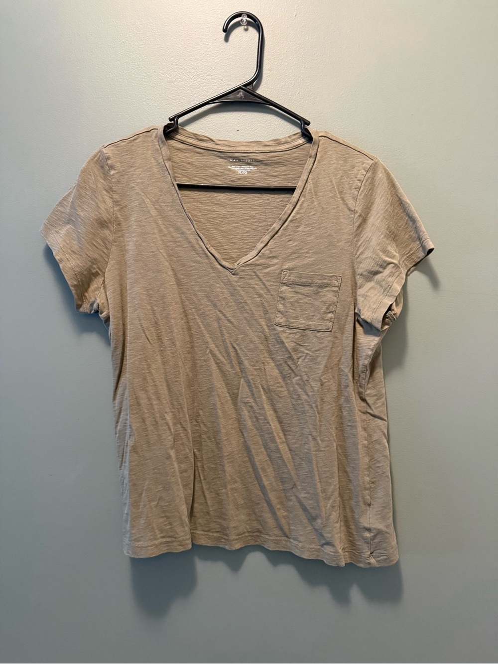 Max Studio V-Neck Pocket Tee - Taupe/green